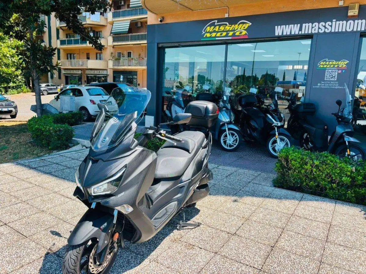 Sym Joymax 300 Z+ (2021 - 24) (4)