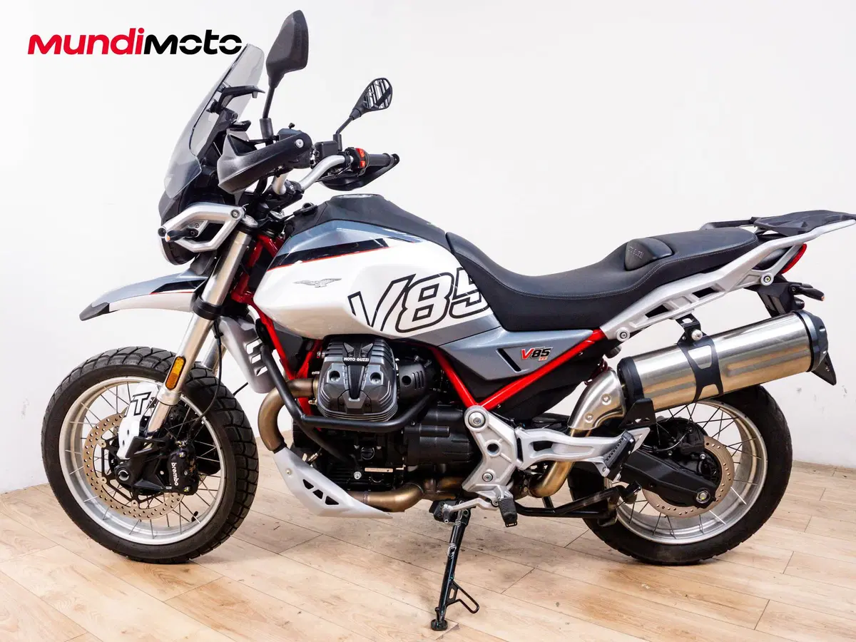 Moto Guzzi V85 TT (2024 - 26) (6)