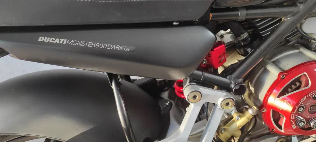 Ducati Monster 900 i.e.  (5)