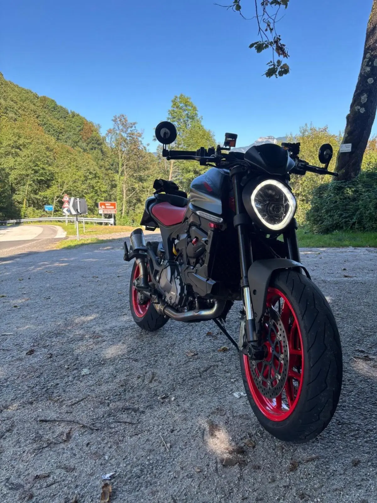 Ducati Monster 937 + (2021 - 25)