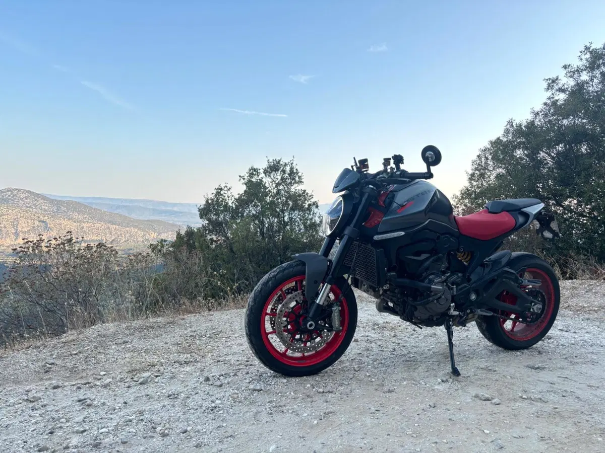 Ducati Monster 937 + (2021 - 25) (2)