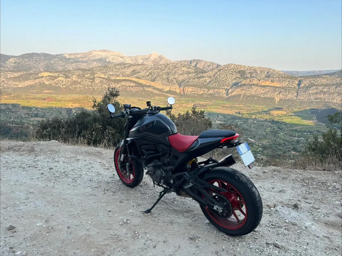 Ducati Monster 937 + (2021 - 25) (3)