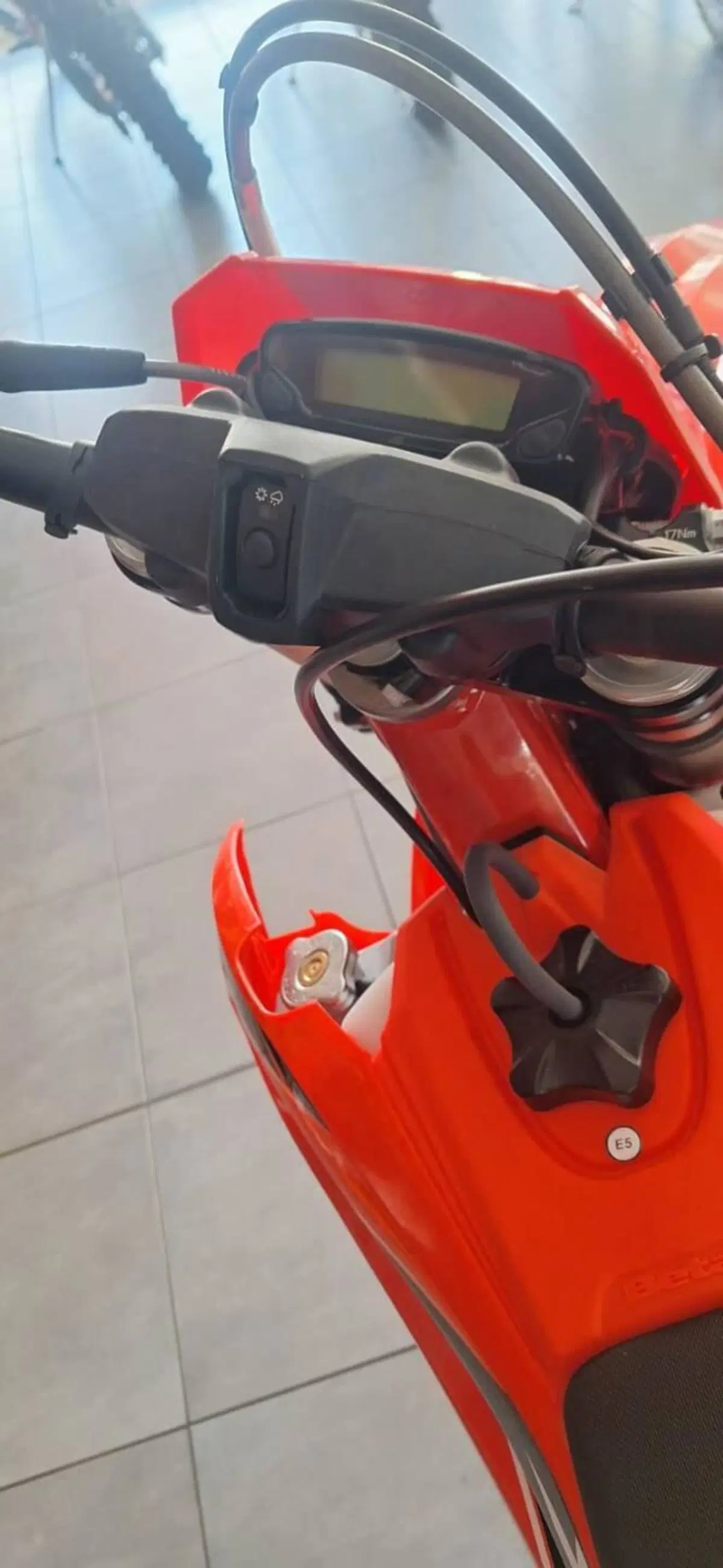 Betamotor RR X-PRO 300 2T Enduro (2027) (4)