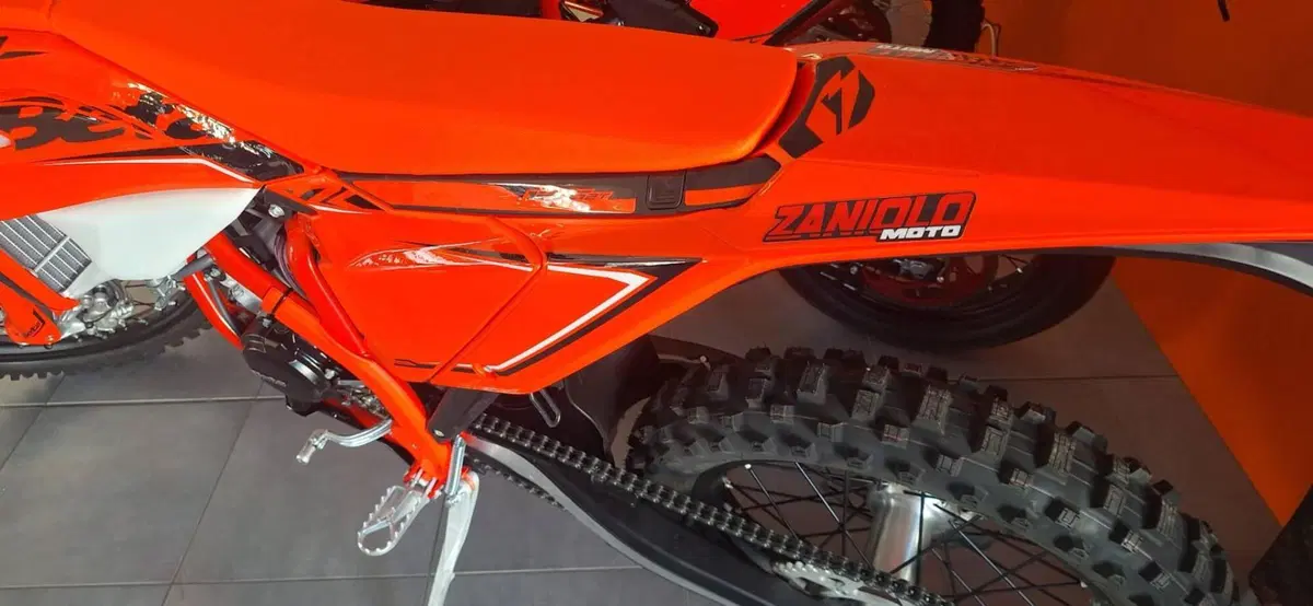 Betamotor RR X-PRO 125 2T Enduro (2026) (4)