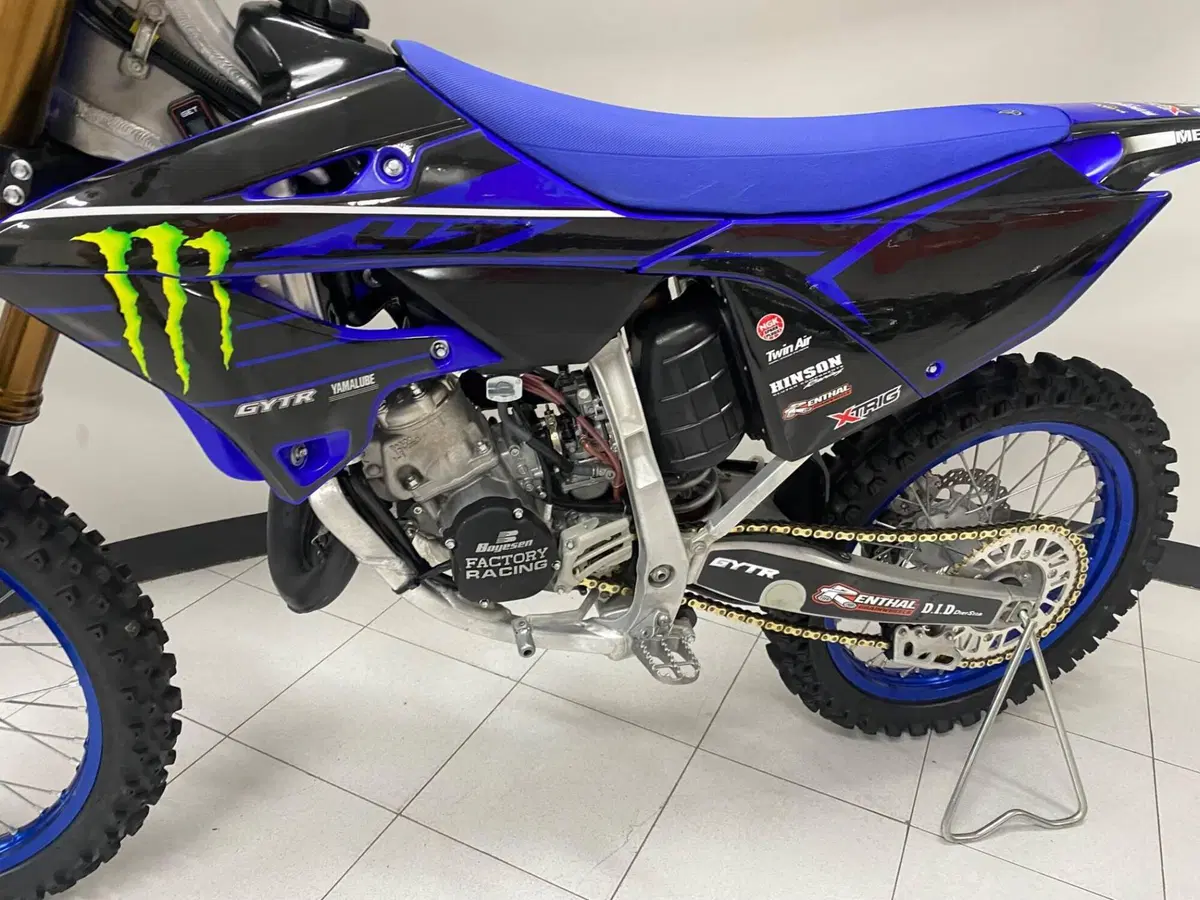 Yamaha YZ 125 (2024) (6)