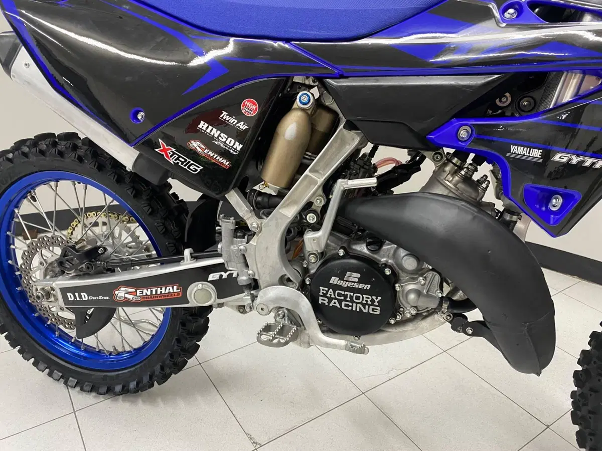 Yamaha YZ 125 (2024) (3)