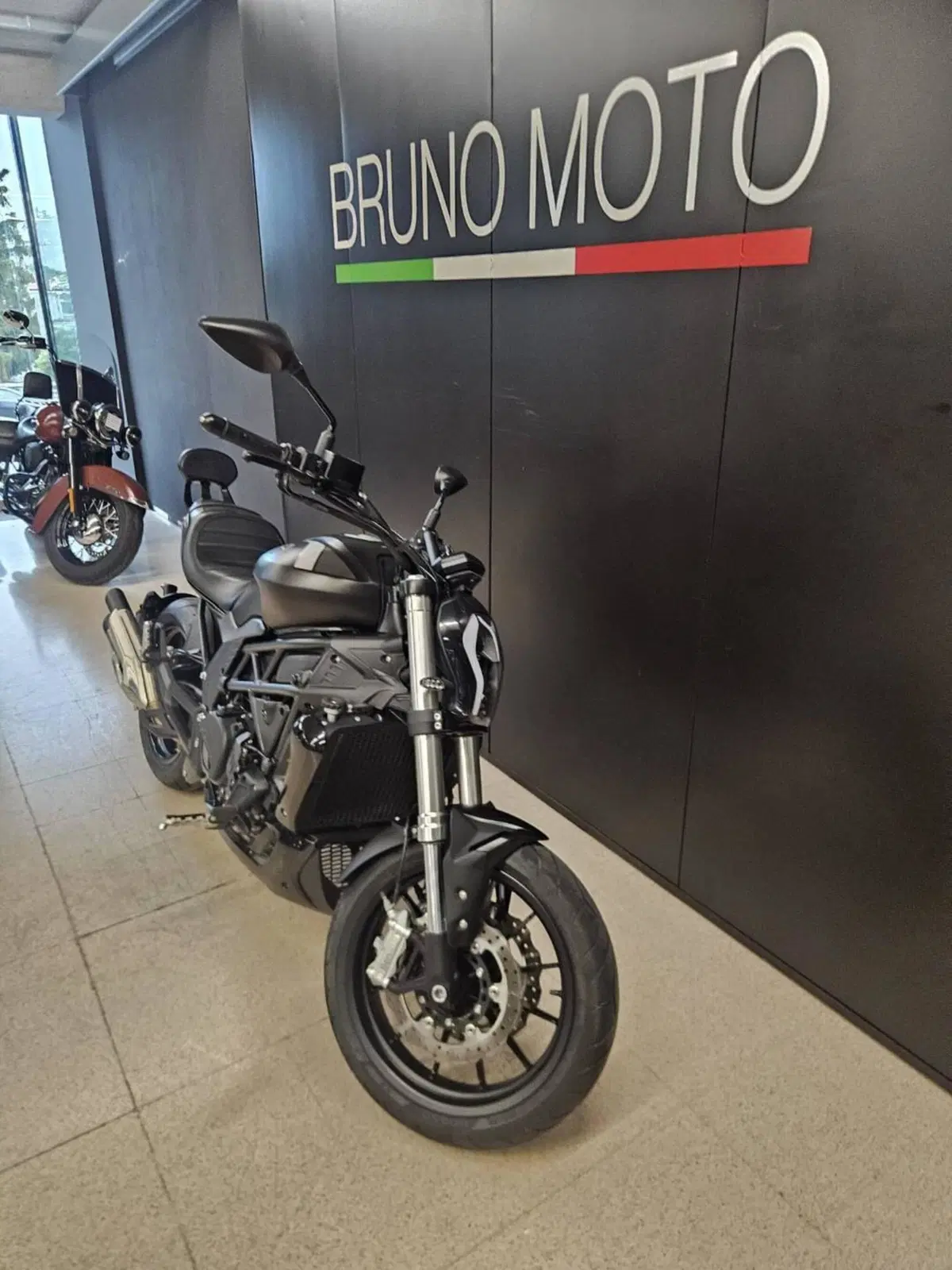 Benelli 502 C (2021 - 25) (2)