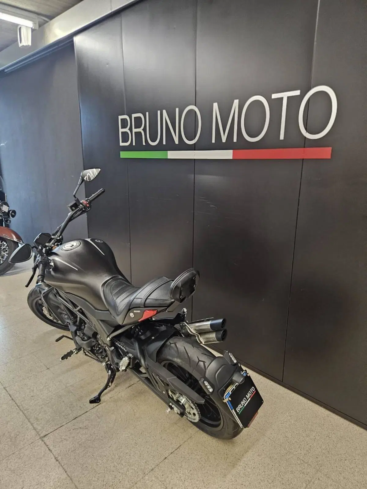 Benelli 502 C (2021 - 25) (4)