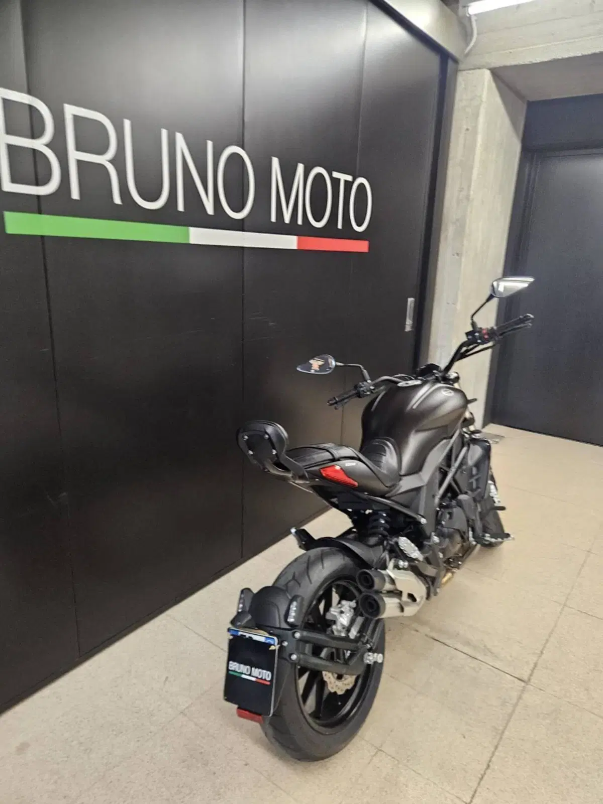 Benelli 502 C (2021 - 25) (5)