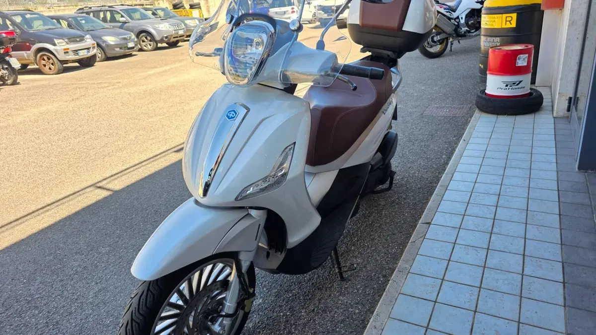 Piaggio Beverly 300 S i.e. ABS-ASR (2016 - 20) (4)