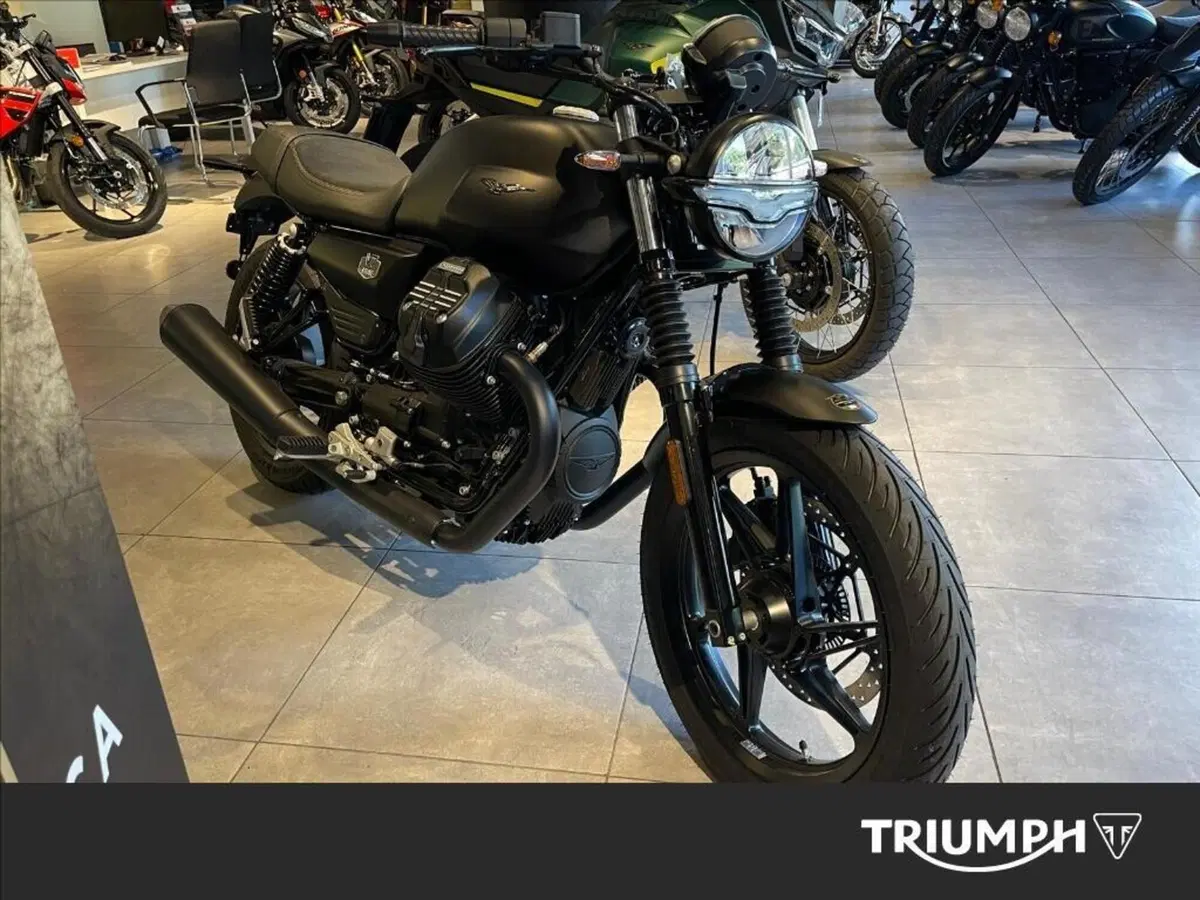 Moto Guzzi V7 Stone (2025 - 26) (5)