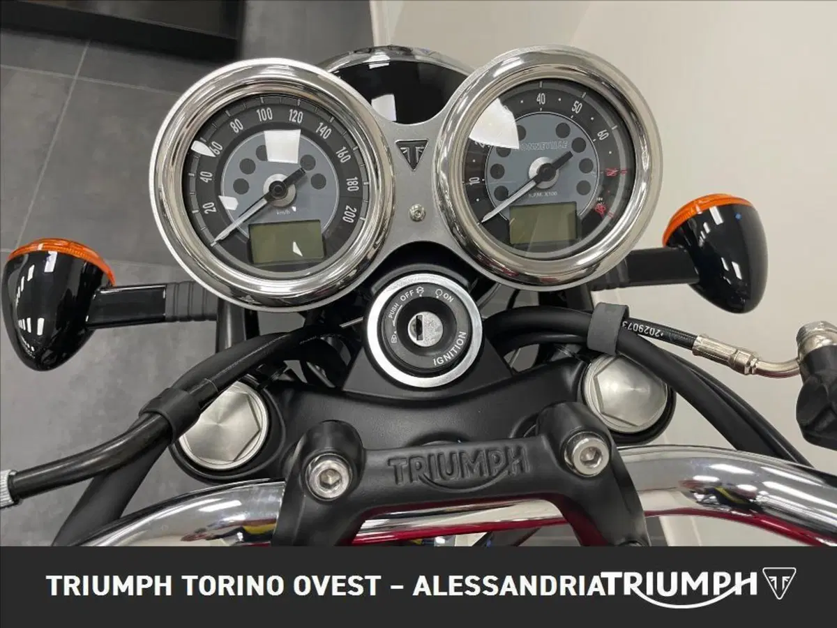 Triumph Bonneville T100 (2021 - 25) (8)