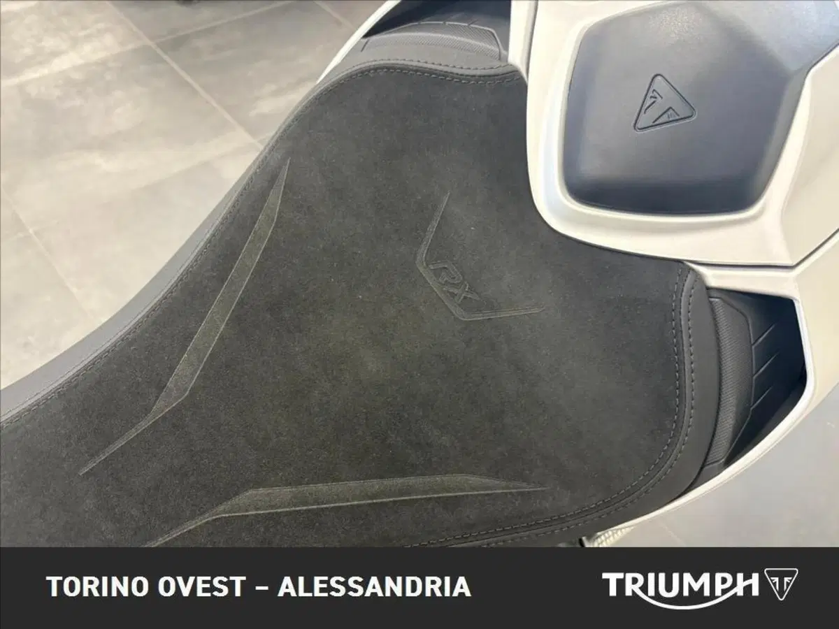 Triumph Street Triple 765 RX (2026) (14)