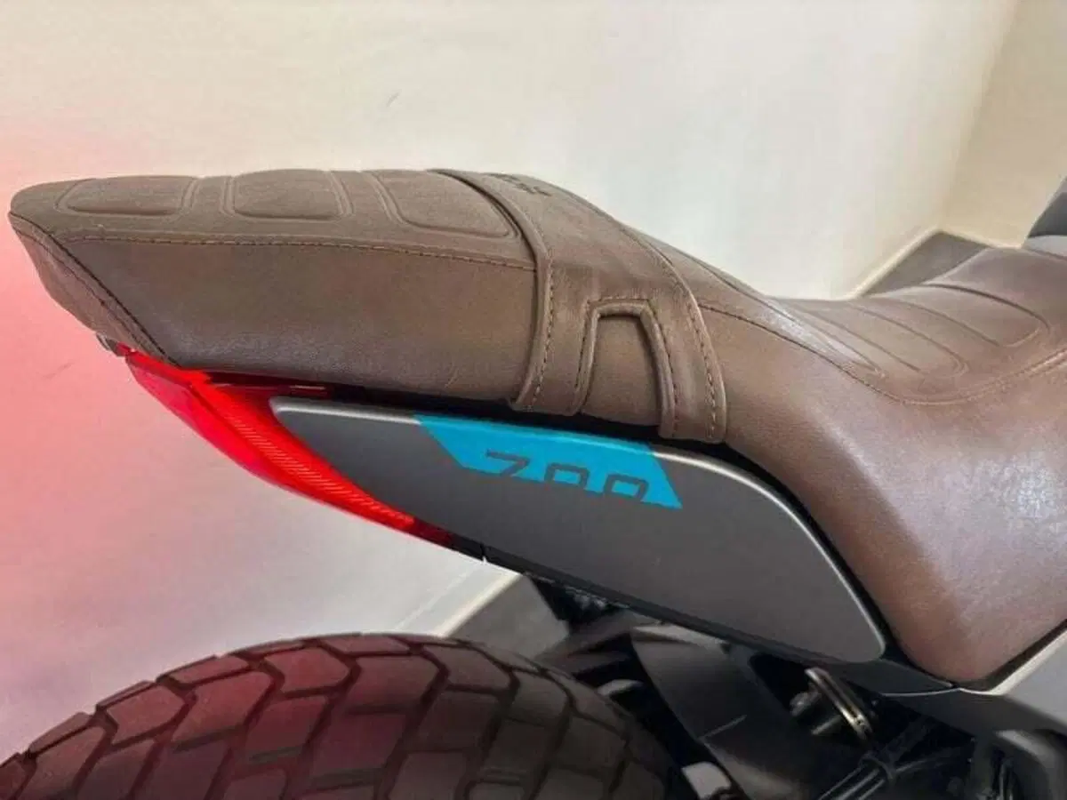 CFMOTO 700CL-X Heritage (2021 - 26) (6)