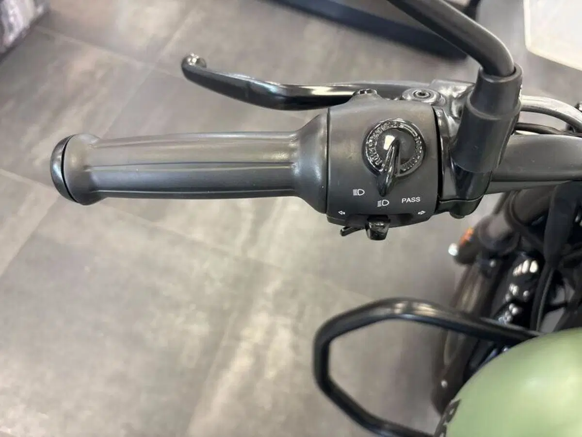 Royal Enfield Meteor 350 (2021 - 26) (6)