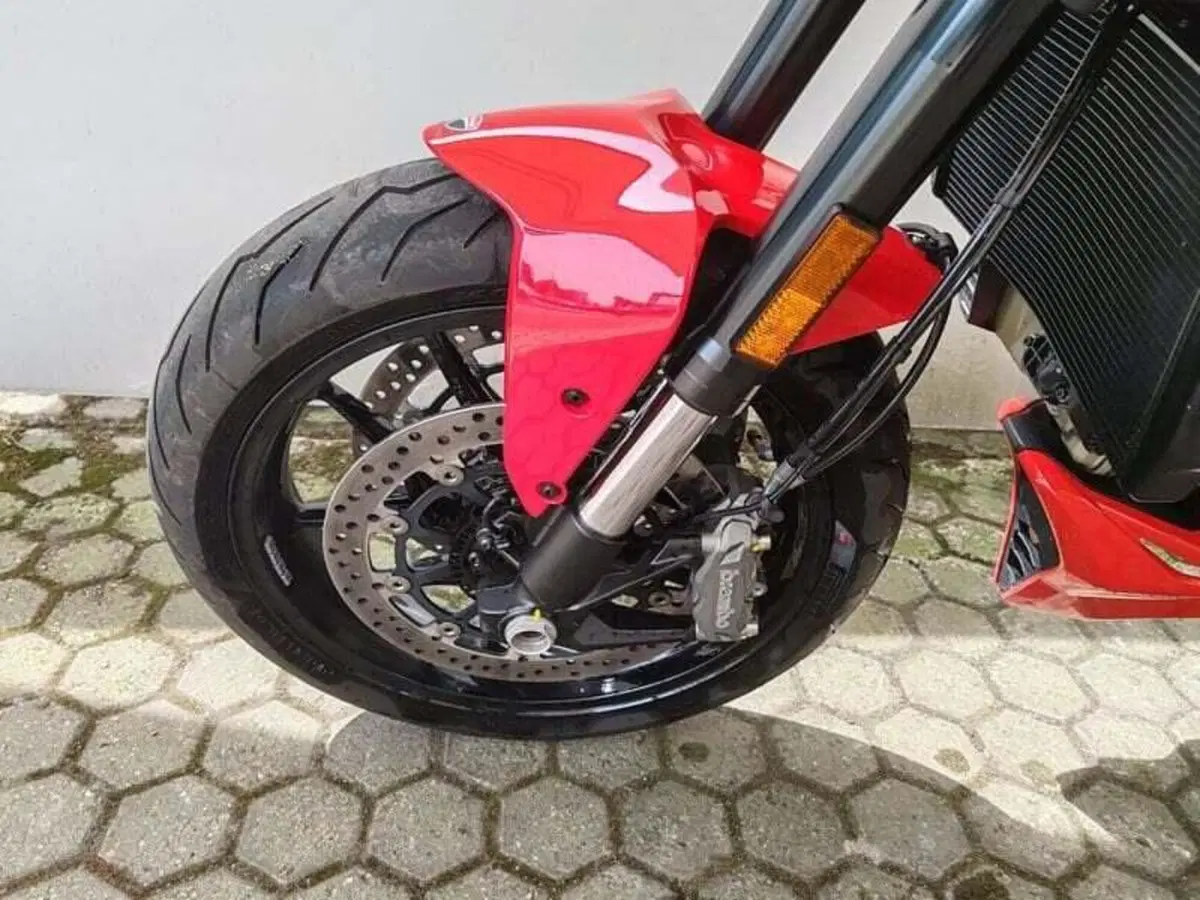 Ducati Monster 937 + (2021 - 25) (5)