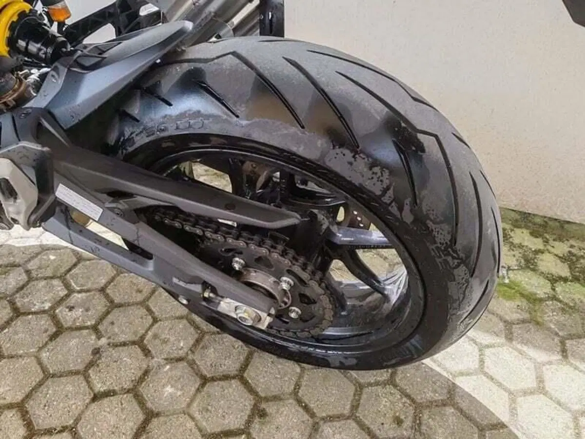 Ducati Monster 937 + (2021 - 25) (7)