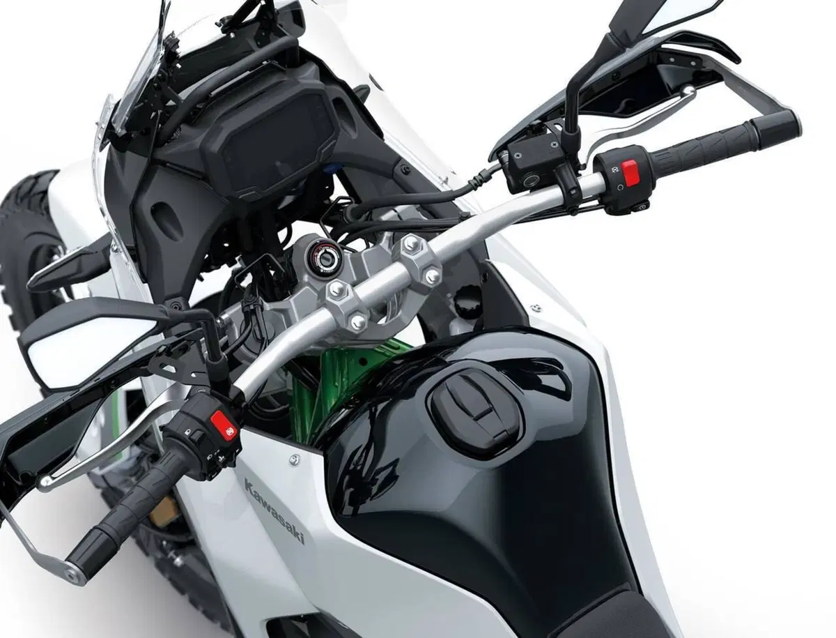 Kawasaki KLE 500 (2026) (3)