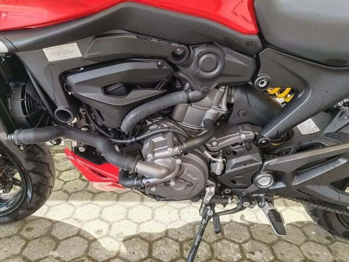 Ducati Monster 937 + (2021 - 25) (12)