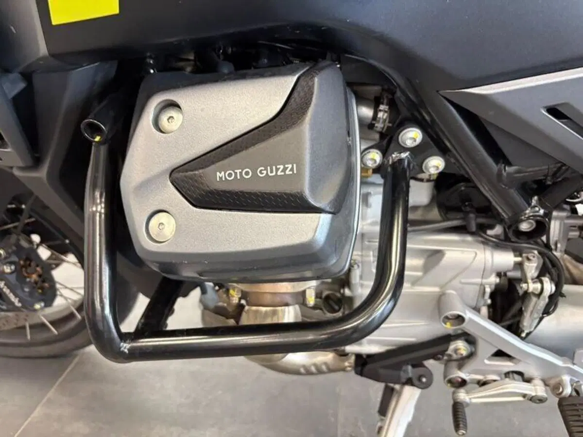 Moto Guzzi Stelvio (2024 - 26) (6)