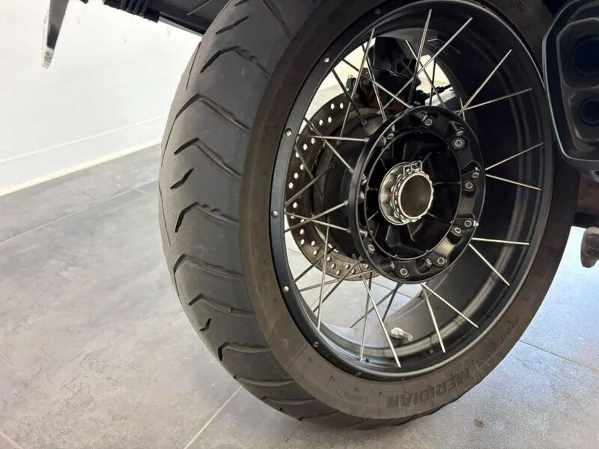 Moto Guzzi Stelvio (2024 - 26) (16)