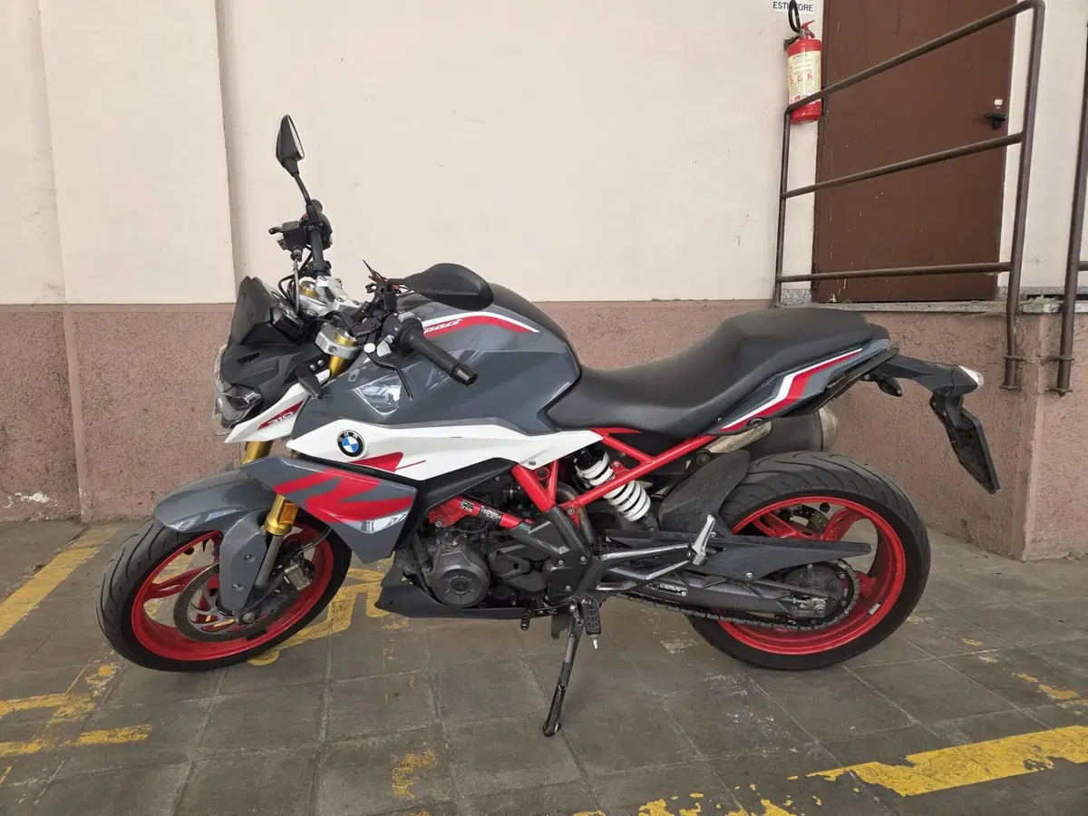 Bmw G 310 R (2021 - 25) (3)