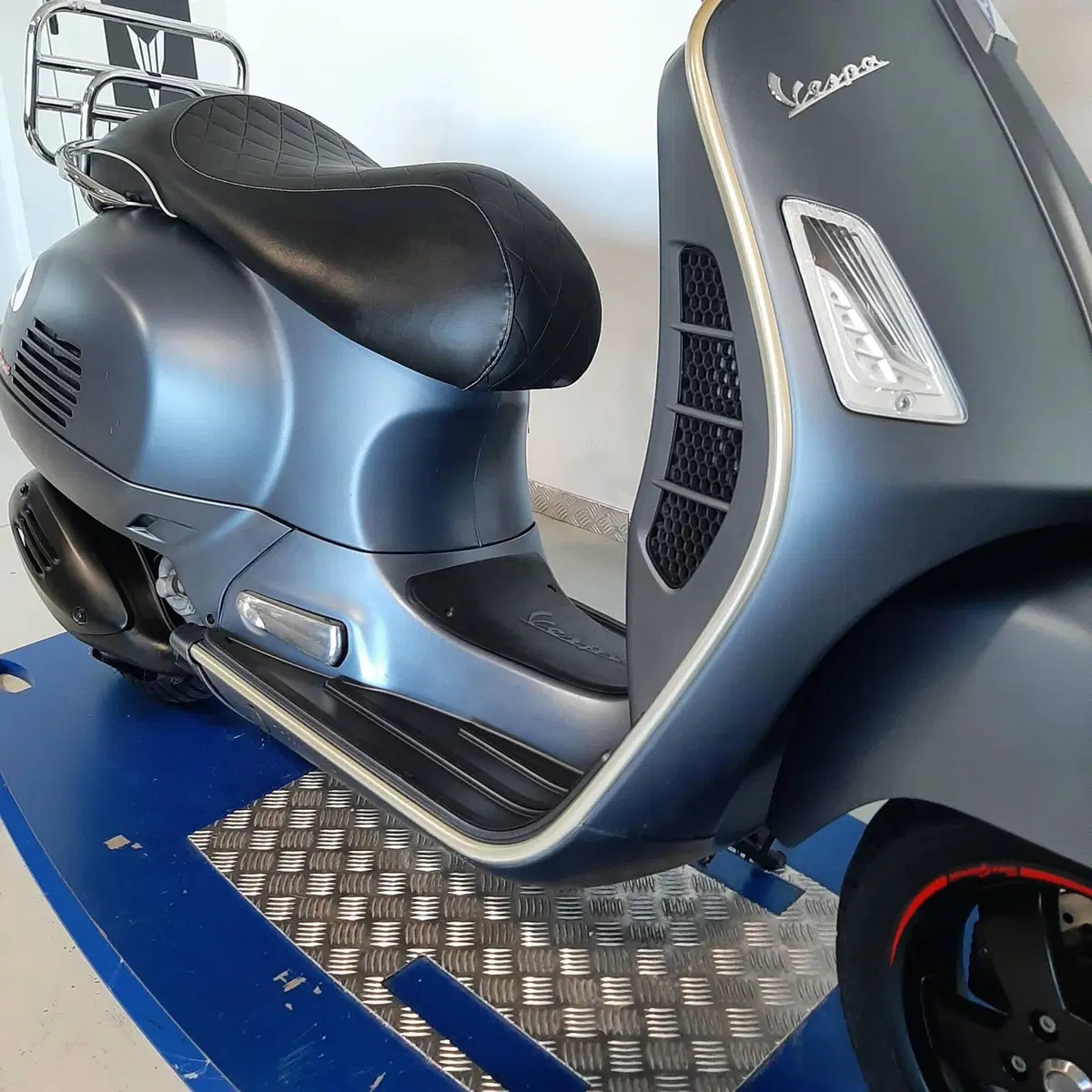 Vespa Sei Giorni 300 Hpe (2019) (5)