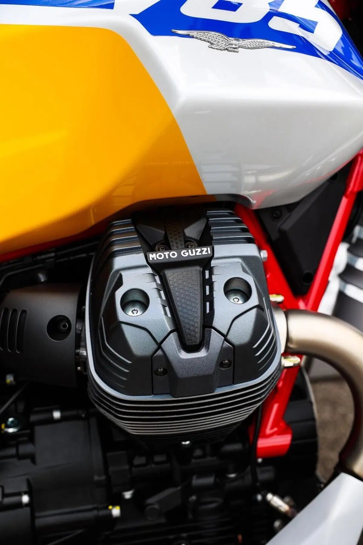 Moto Guzzi V85 TT (2024 - 26) (16)