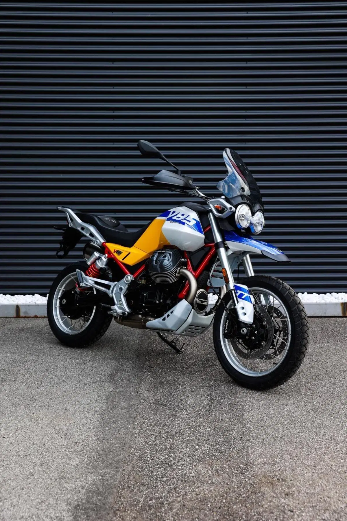 Moto Guzzi V85 TT (2024 - 26) (2)