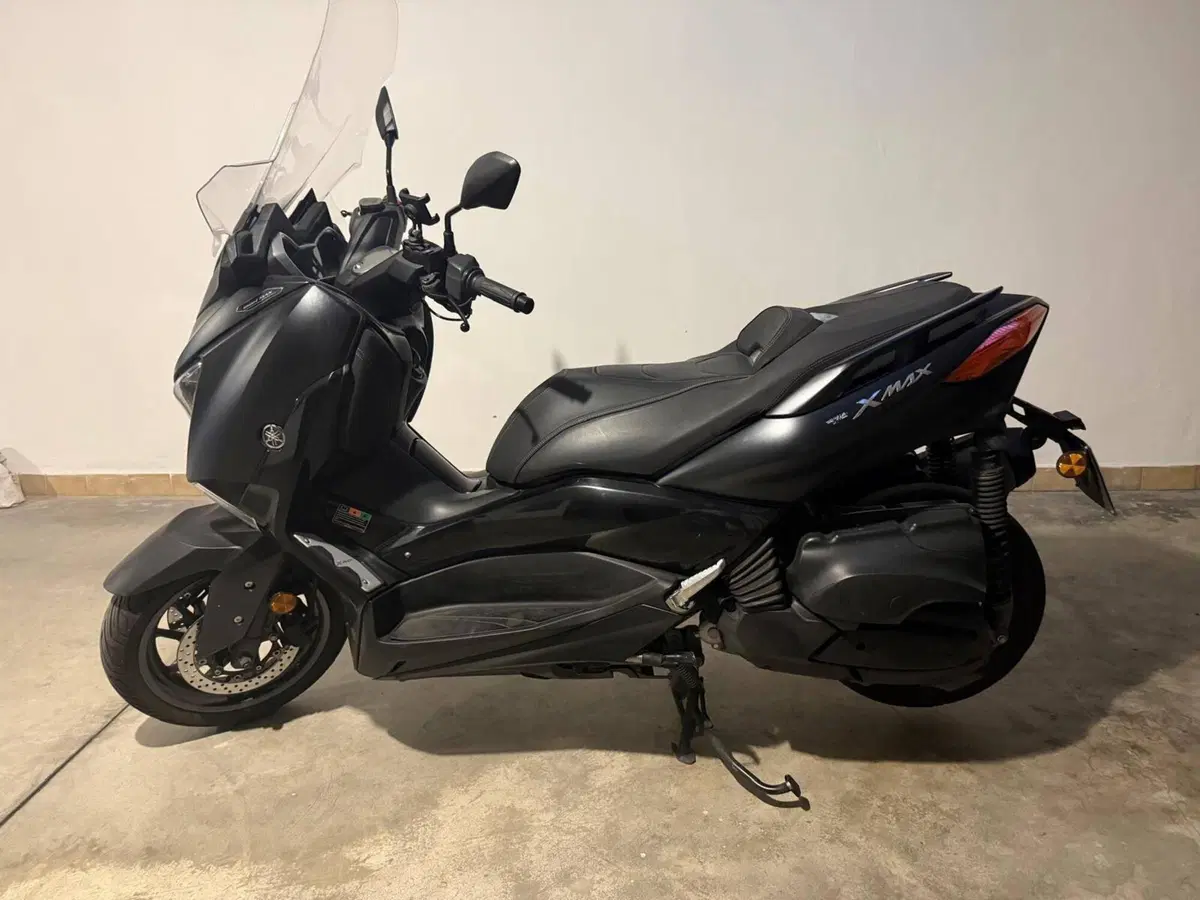 Yamaha X-Max 400 Iron Max (2019 - 20)