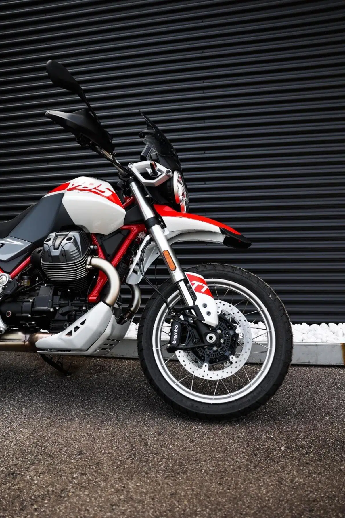 Moto Guzzi V85 TT (2024 - 26) (4)