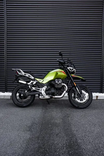 Moto Guzzi V85 Strada (2024 - 26) usata