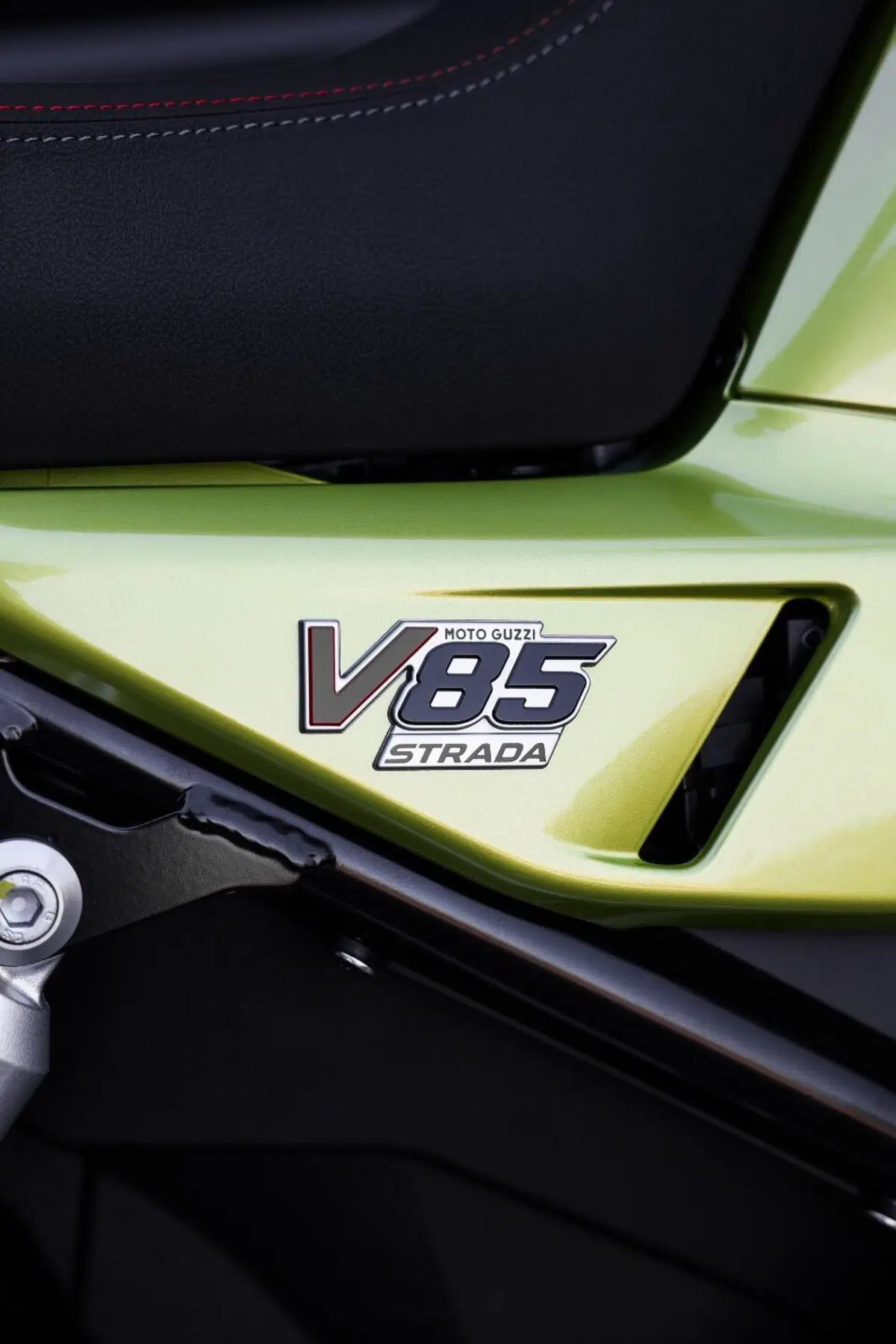 Moto Guzzi V85 Strada (2024 - 26) (13)
