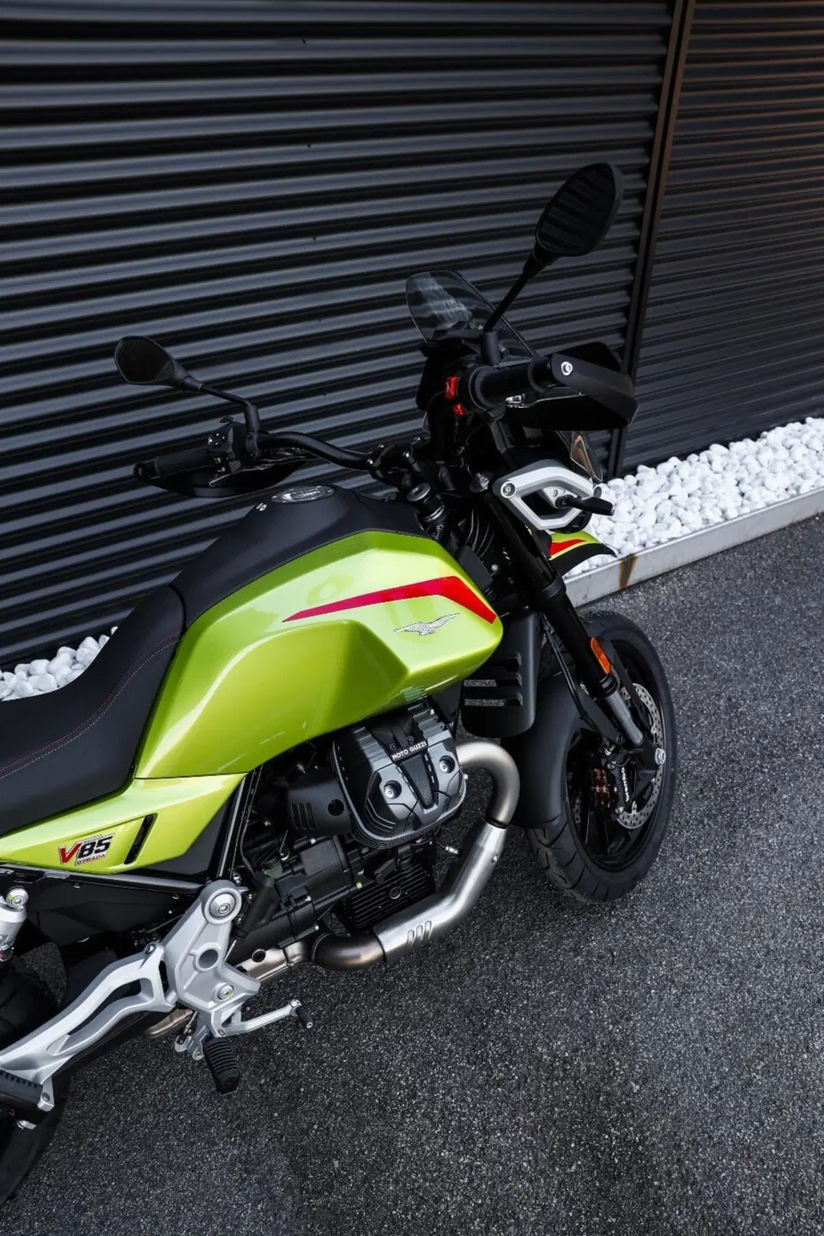 Moto Guzzi V85 Strada (2024 - 26) (6)