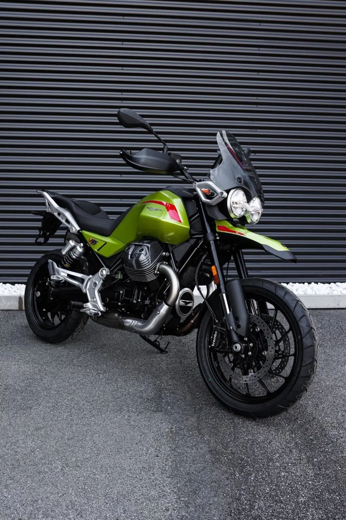 Moto Guzzi V85 Strada (2024 - 26) (2)