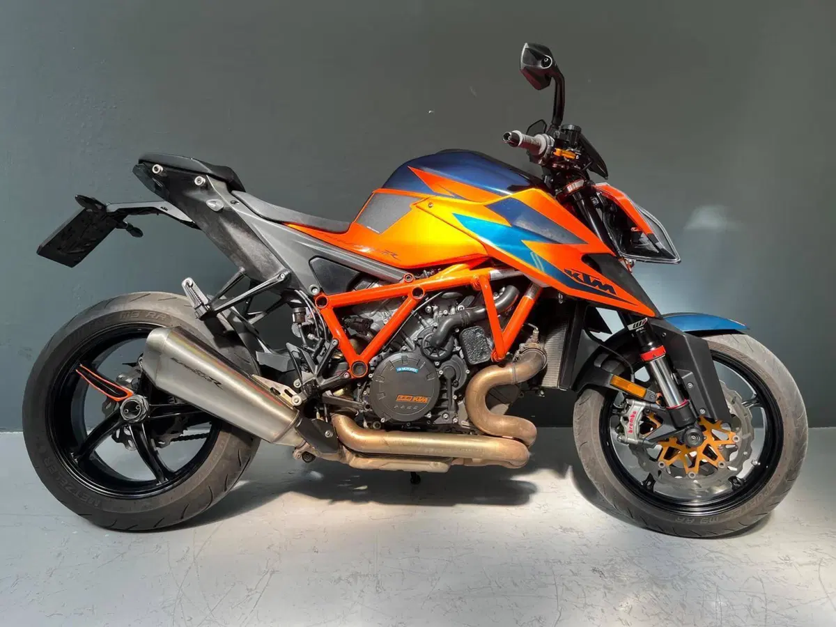 KTM 1290 Super Duke R (2021)