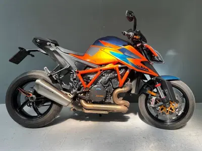 KTM 1290 Super Duke R (2021) usata