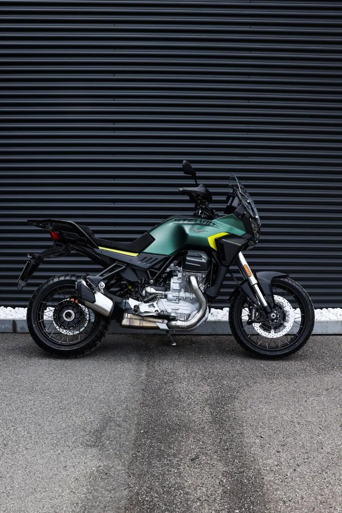 Moto Guzzi Stelvio (2024 - 26)