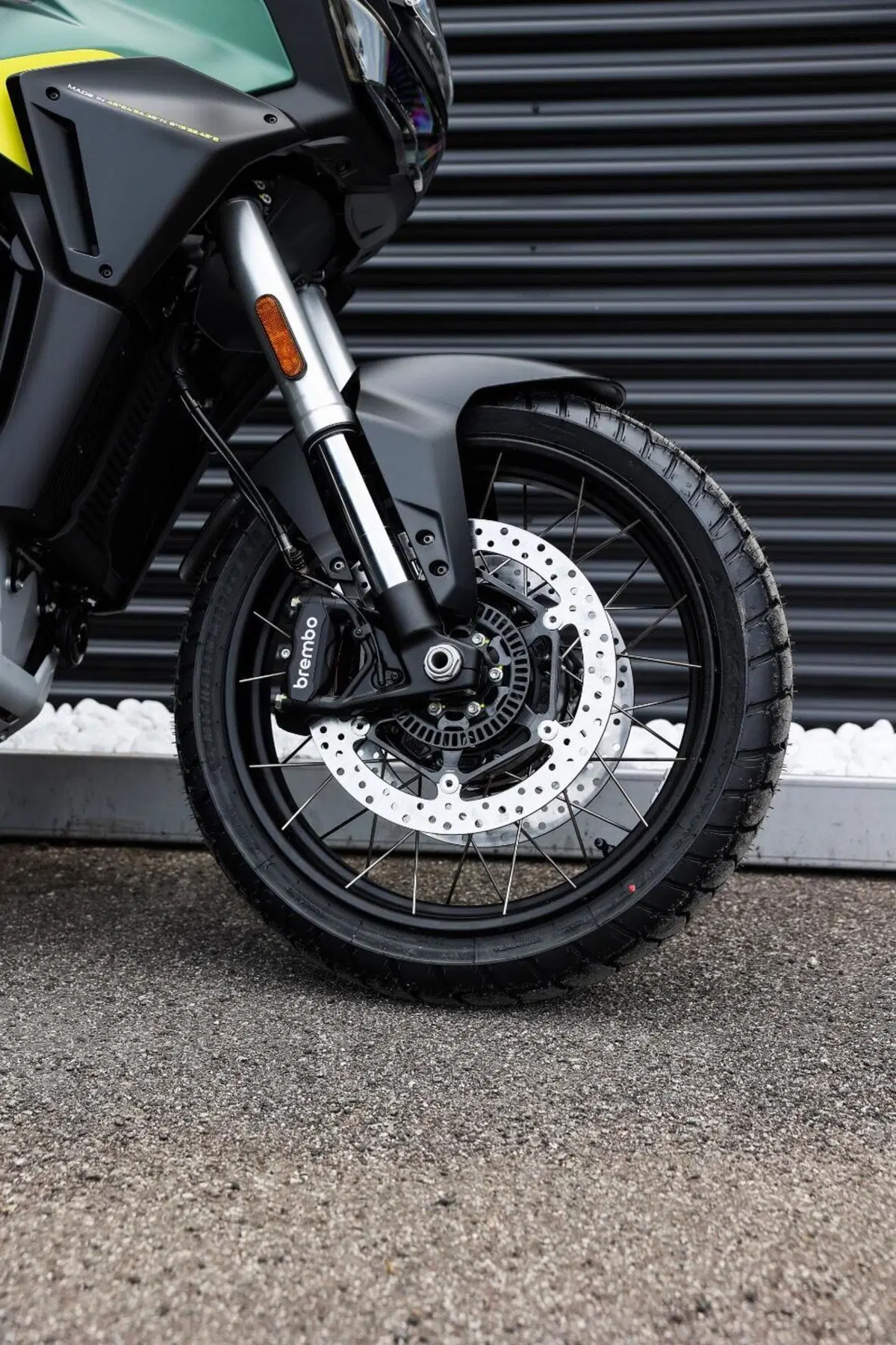 Moto Guzzi Stelvio (2024 - 26) (7)