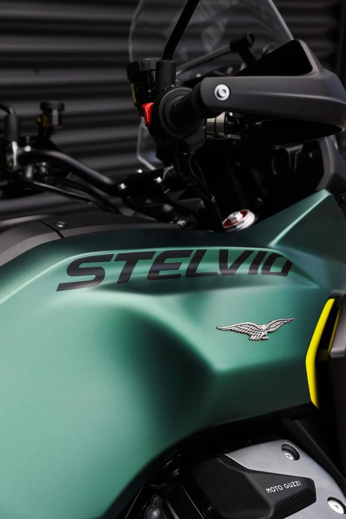 Moto Guzzi Stelvio (2024 - 26) (10)