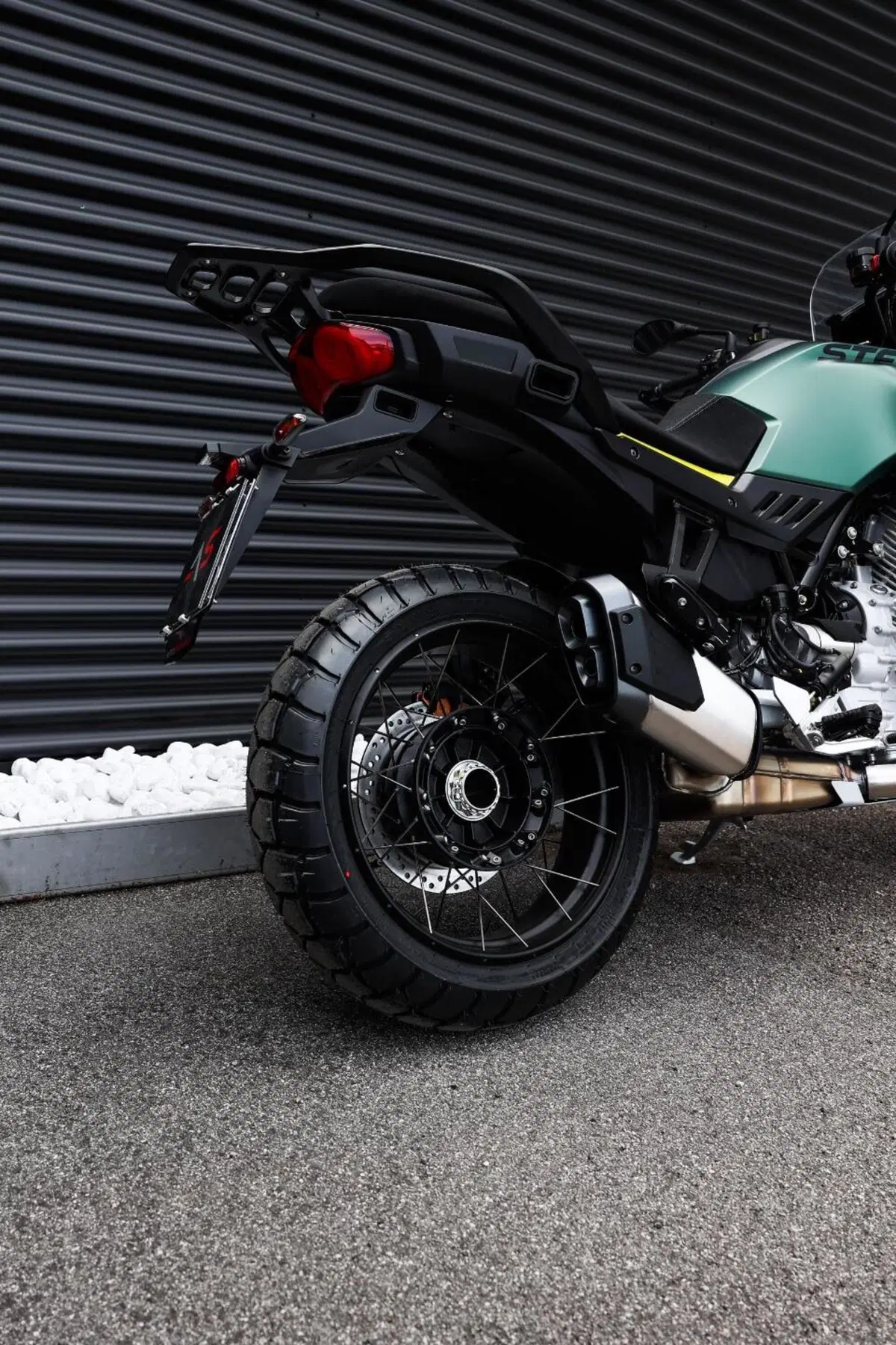 Moto Guzzi Stelvio (2024 - 26) (11)