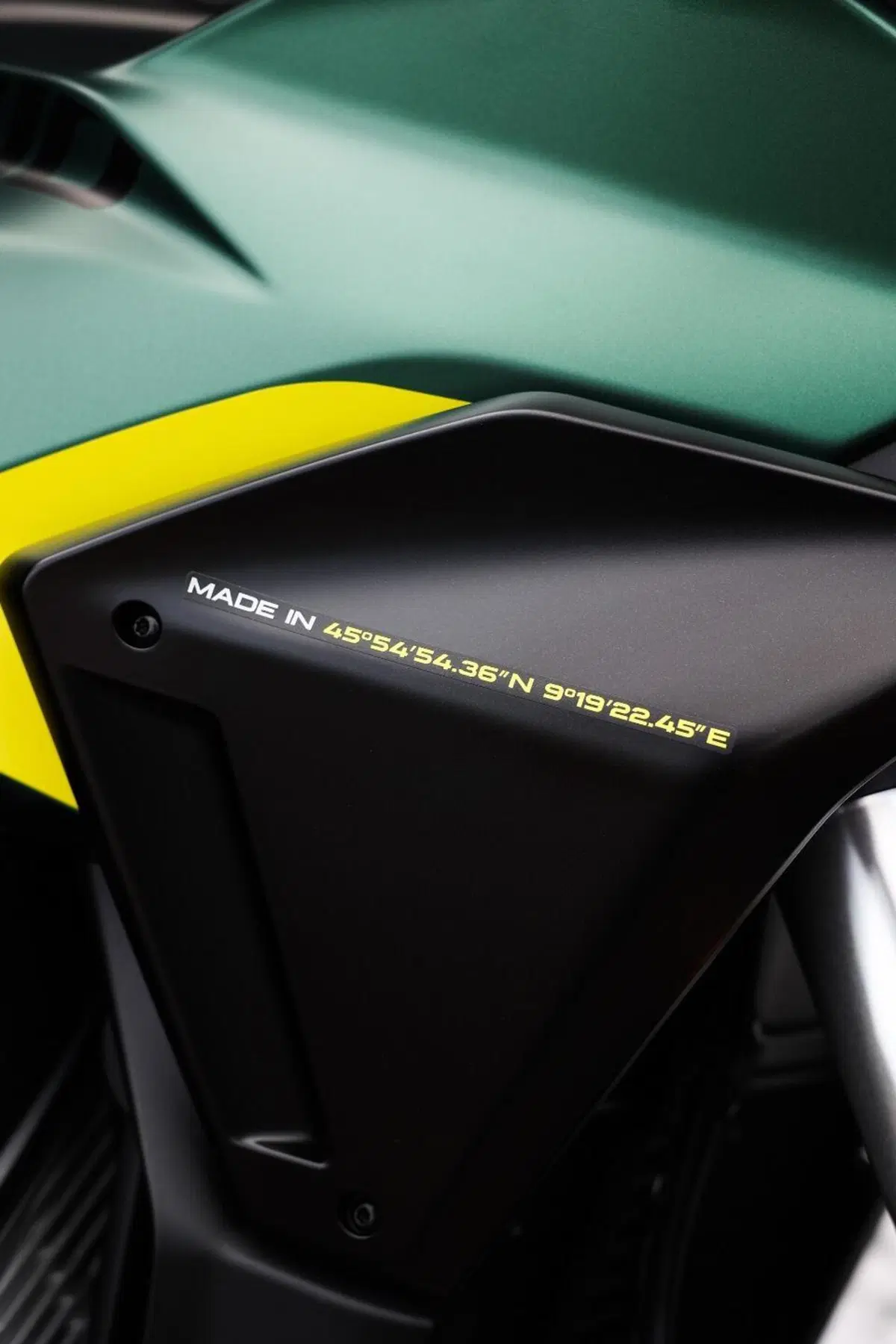Moto Guzzi Stelvio (2024 - 26) (14)