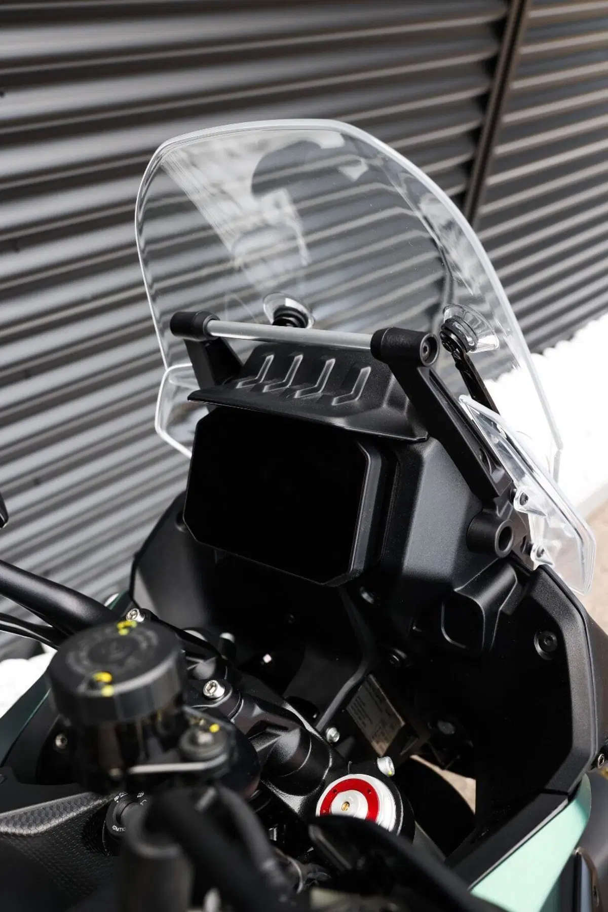 Moto Guzzi Stelvio (2024 - 26) (17)