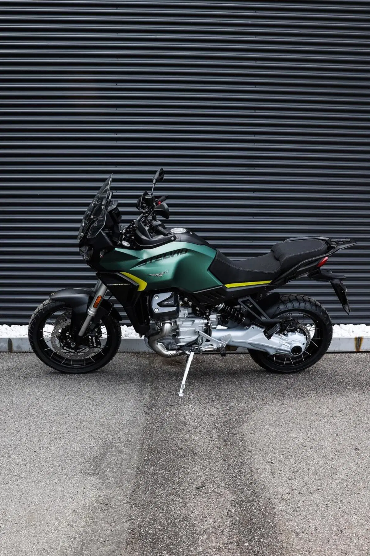 Moto Guzzi Stelvio (2024 - 26) (5)