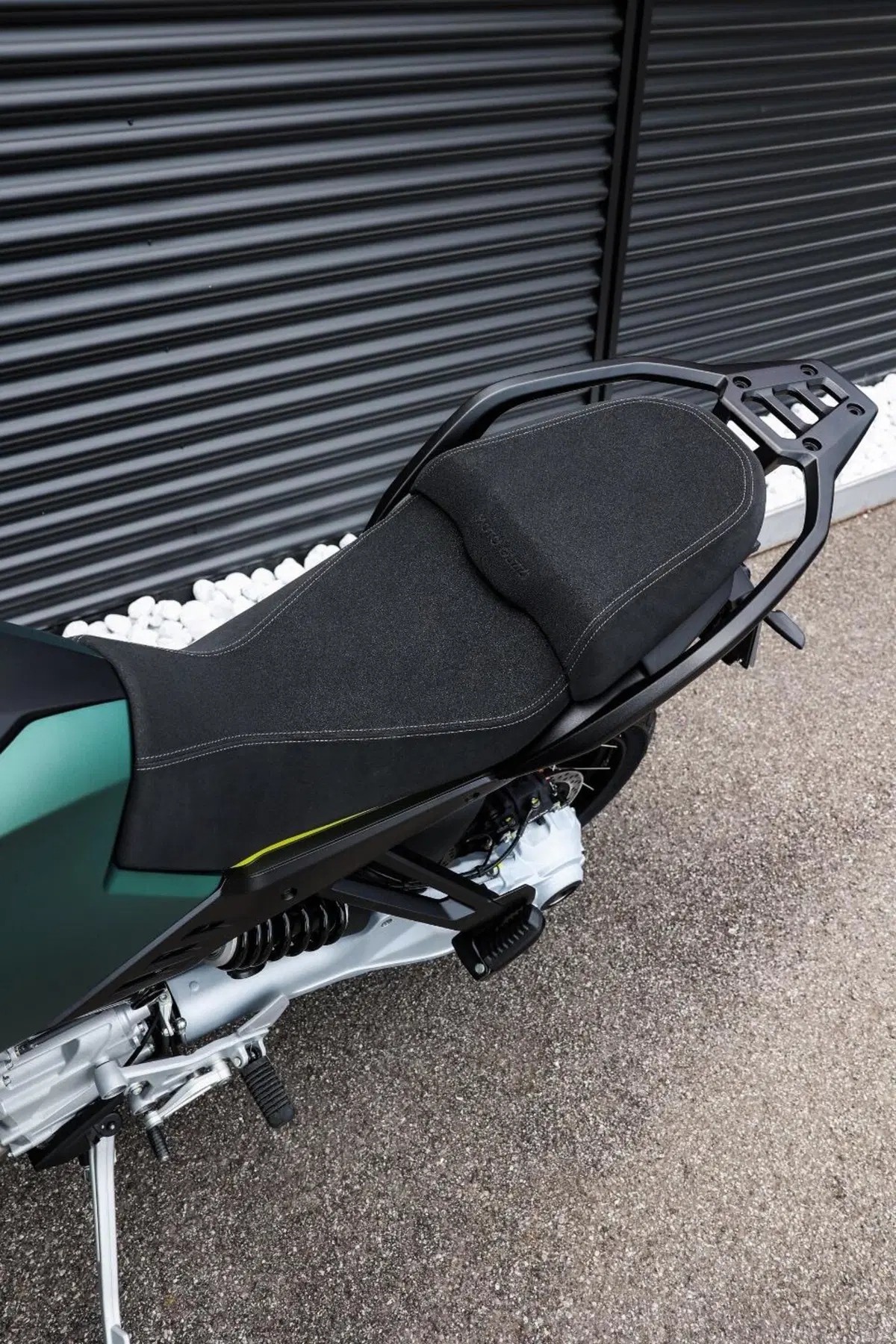 Moto Guzzi Stelvio (2024 - 26) (20)