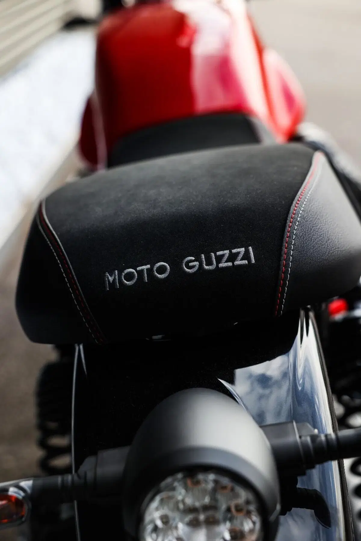 Moto Guzzi V7 Sport (2025 - 26) (14)