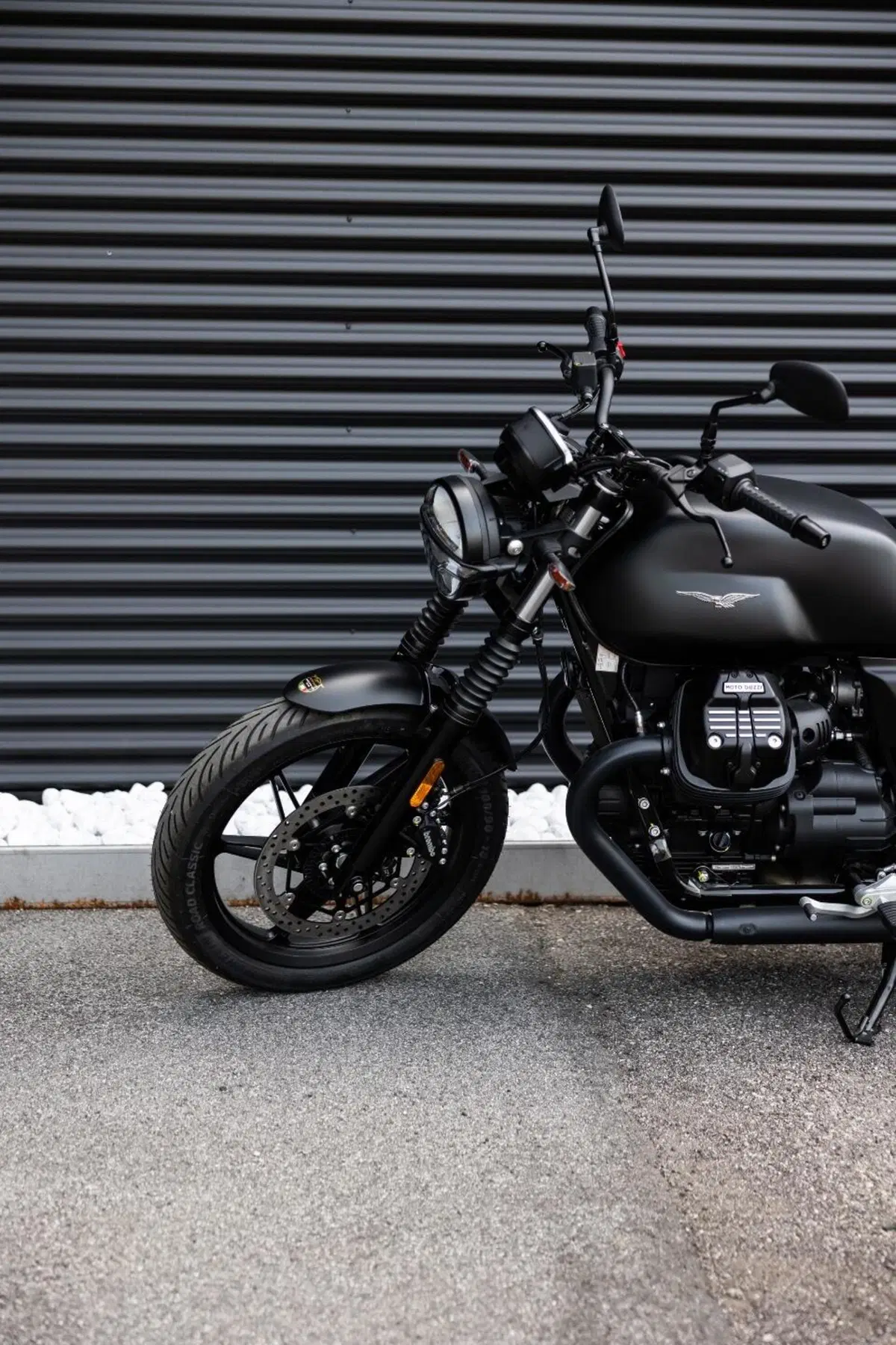 Moto Guzzi V7 Stone (2025 - 26) (3)