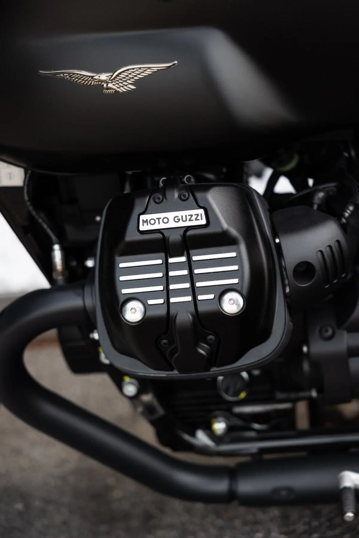 Moto Guzzi V7 Stone (2025 - 26) (7)