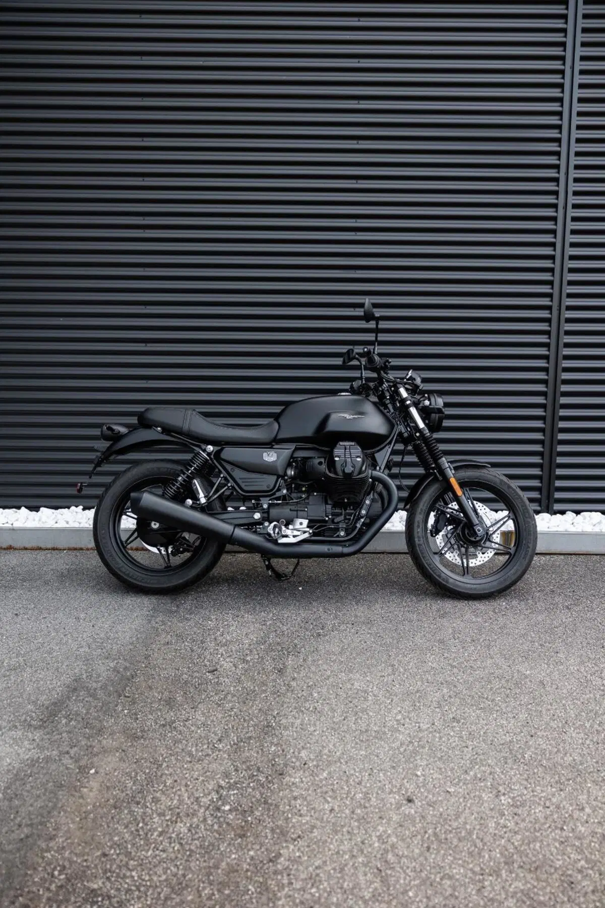 Moto Guzzi V7 Stone (2025 - 26)