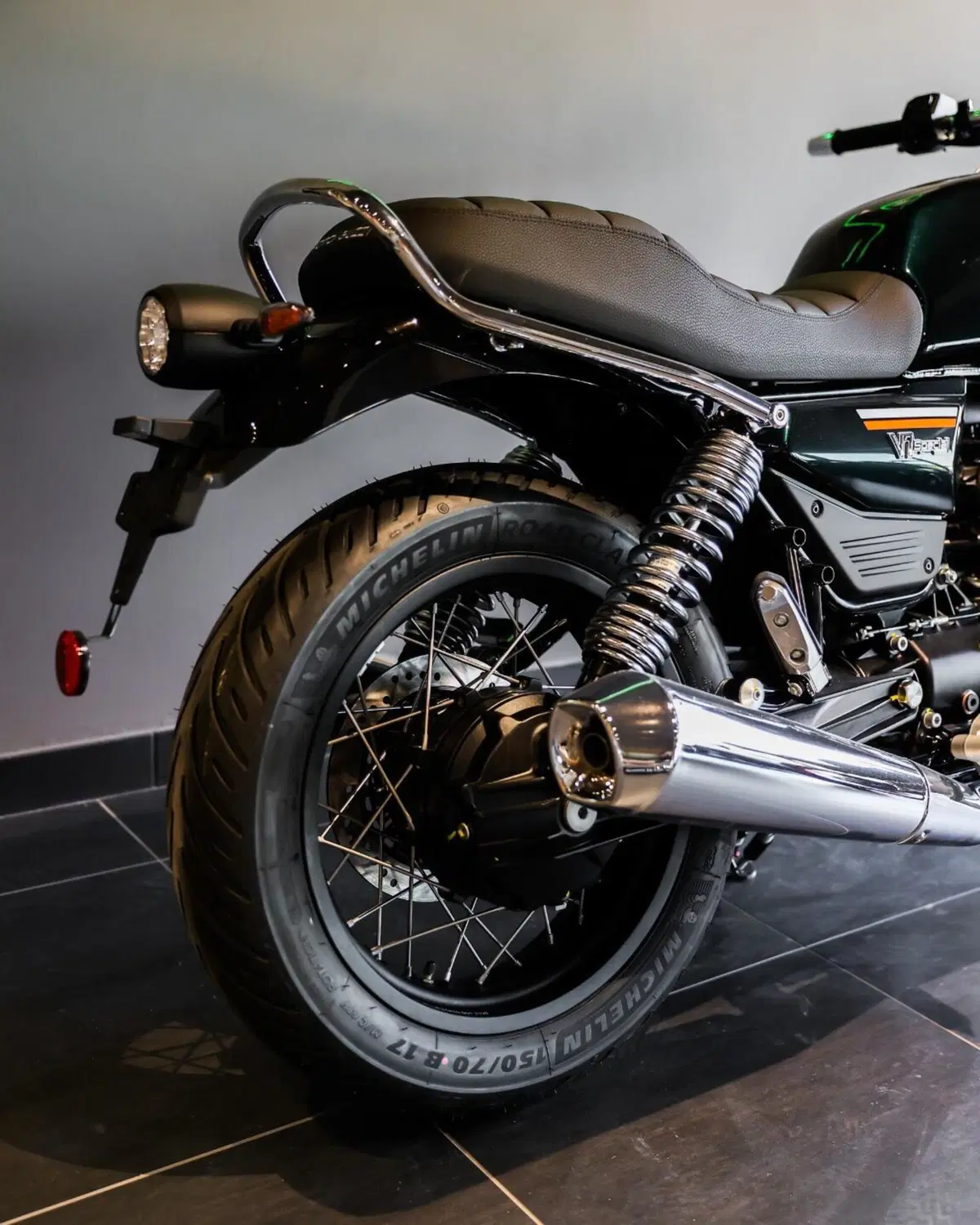Moto Guzzi V7 Special (2025 - 26) (13)